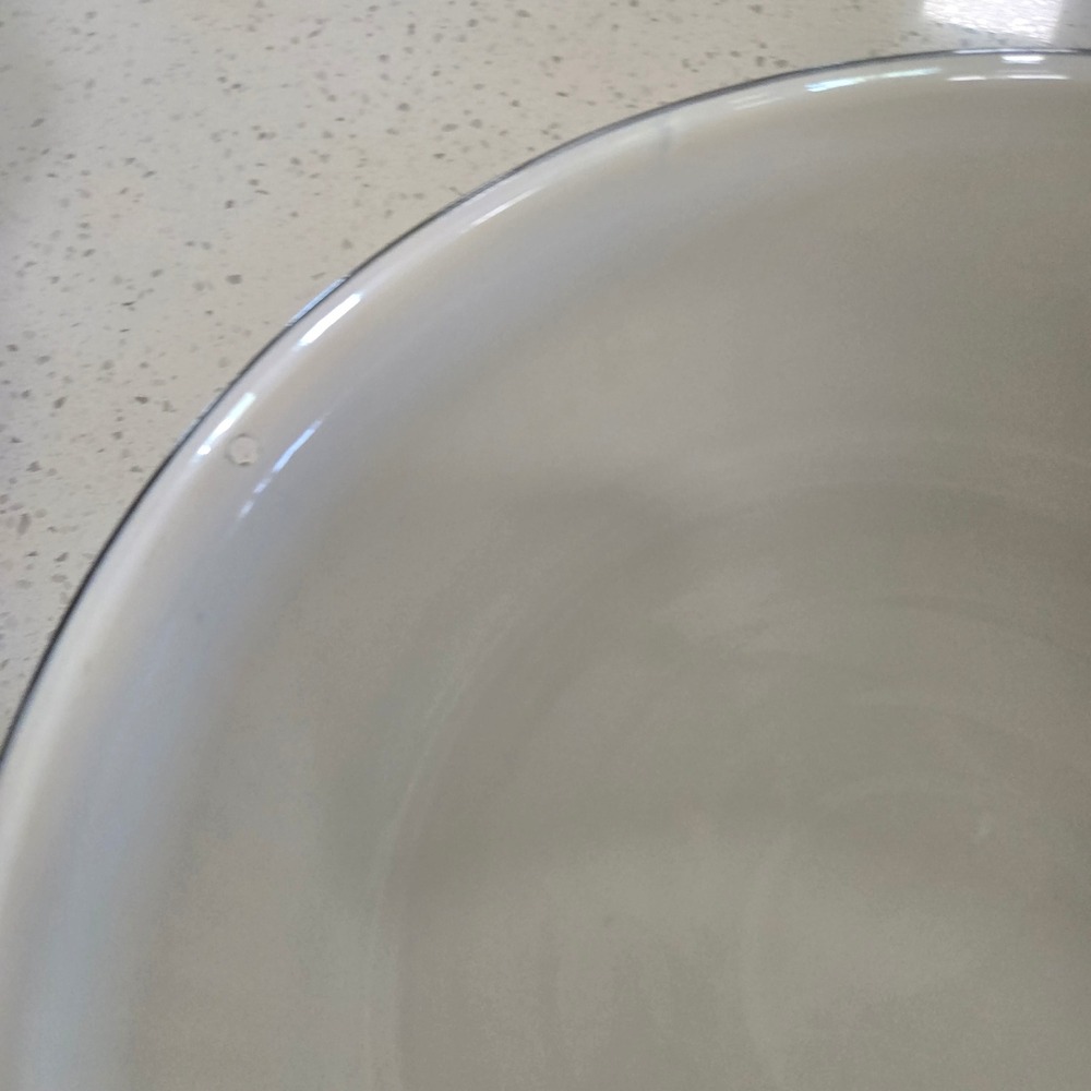 Vintage White Enamel Wash Basin 16.5" Bowl Farmhouse Decor Rustic Metal Dark Rim - Picture 6 of 10